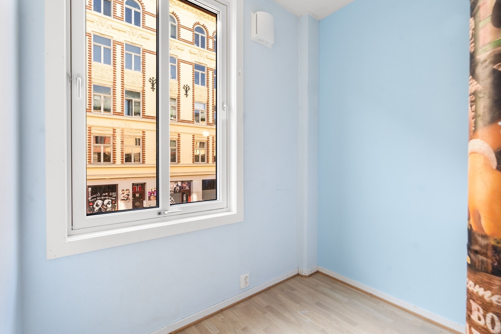 Rommet har plass til seng, nattbord, garderobe og evt. skrivebord. Galleribilde
