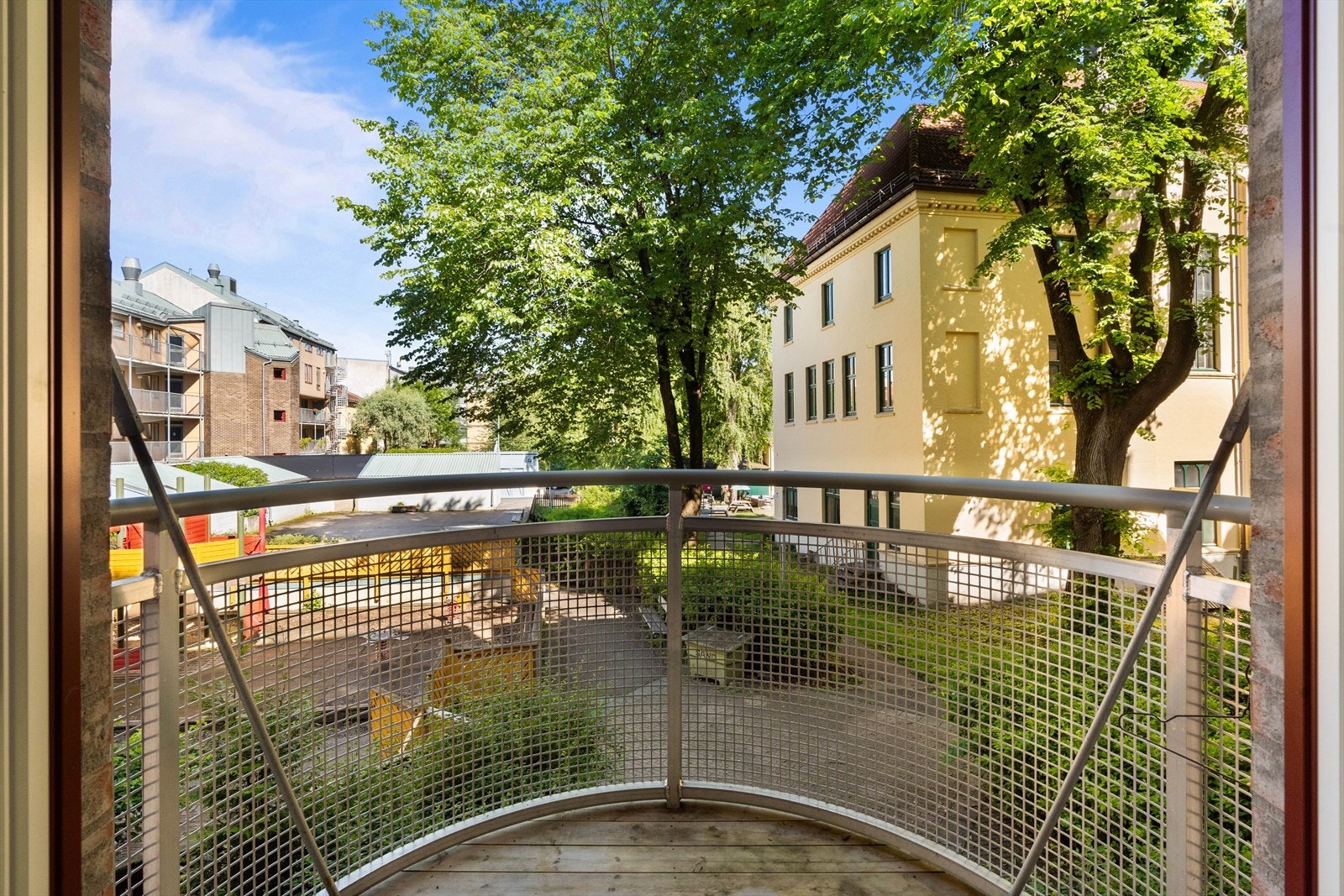 Dette er en lys, romslig og godt utnyttet 3-roms med attraktiv beliggenhet på spennende Tøyen. Galleribilde