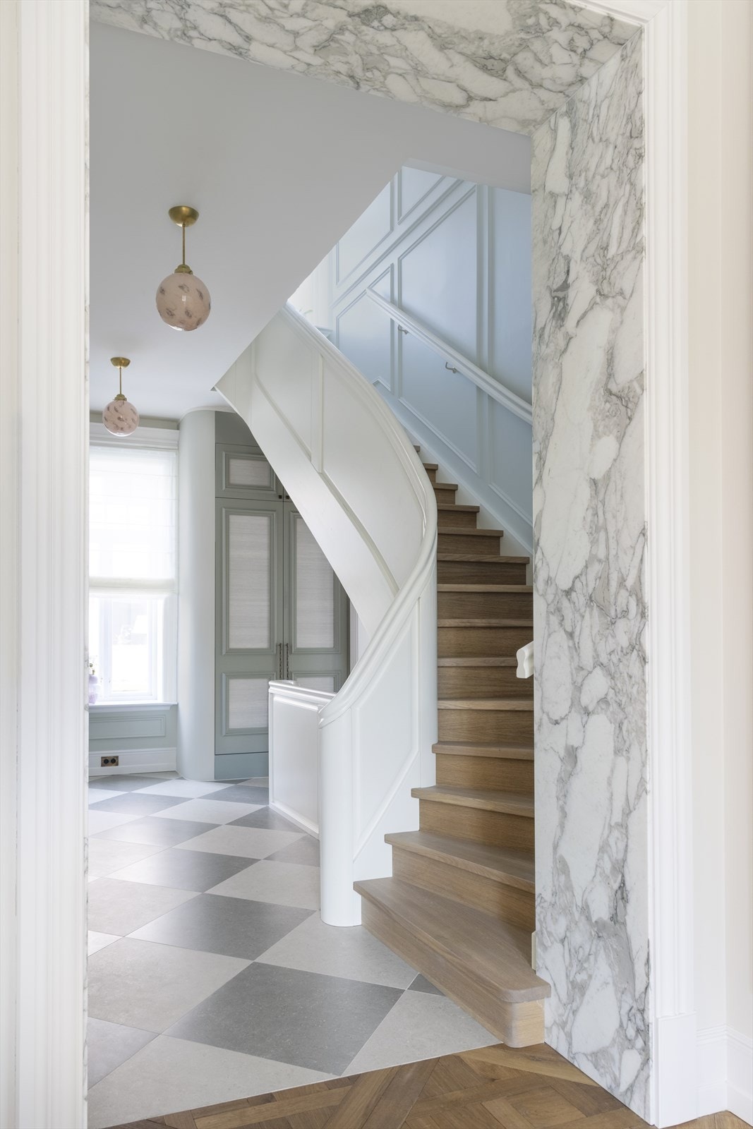 Alle innvendige trapper er levert av Engan trapp - solid norskprodusert håndverk med høy kvalitet. Galleribilde