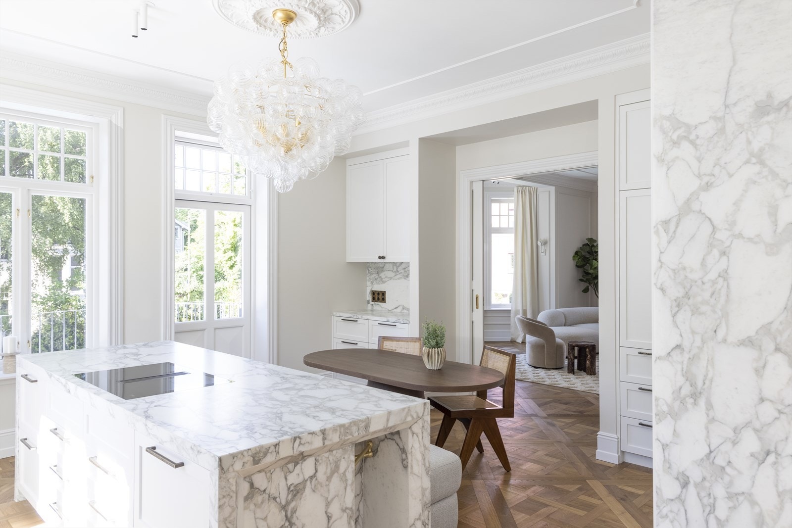 Kjøkkenet har intrigerte hvitevarer fra Miele, som er kjent for å levere kvalitet og flott produktdesign. Galleribilde