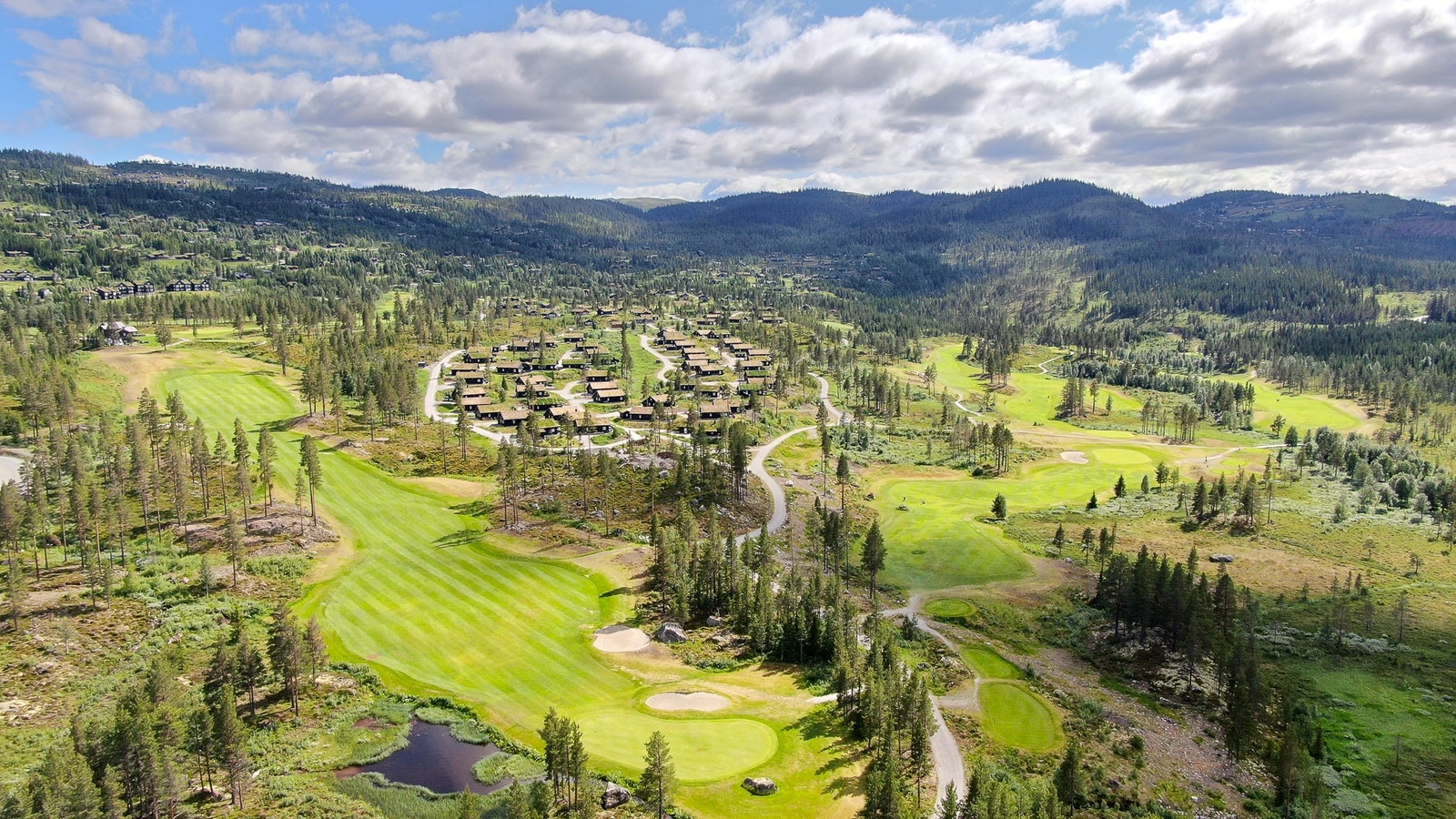 Nesfjellet er en helårsdestinasjon sommer som vinter Galleribilde