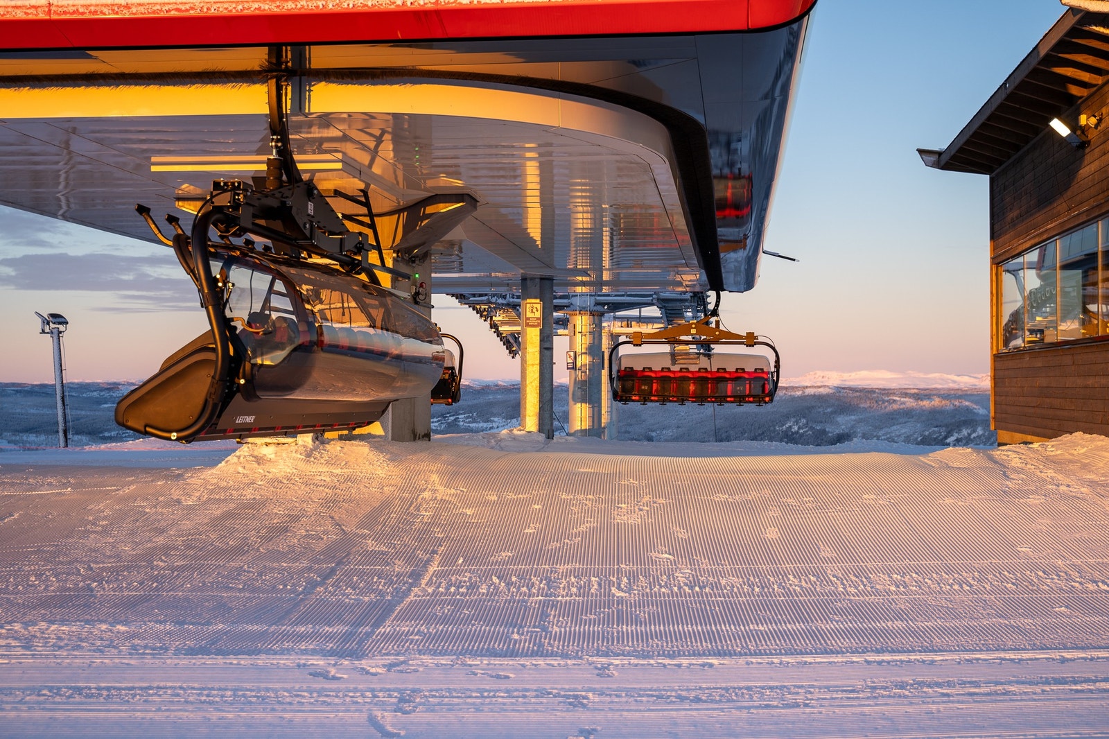 Varme i sete, vindskjerm og "premium" stoler Galleribilde