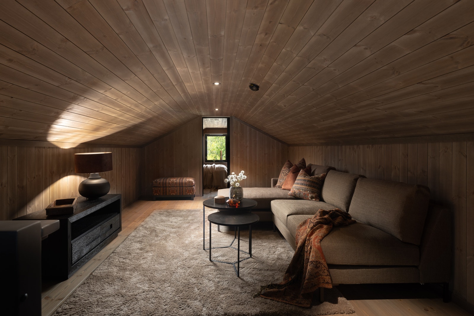 Romslig hems med sekundær oppholdssone Galleribilde