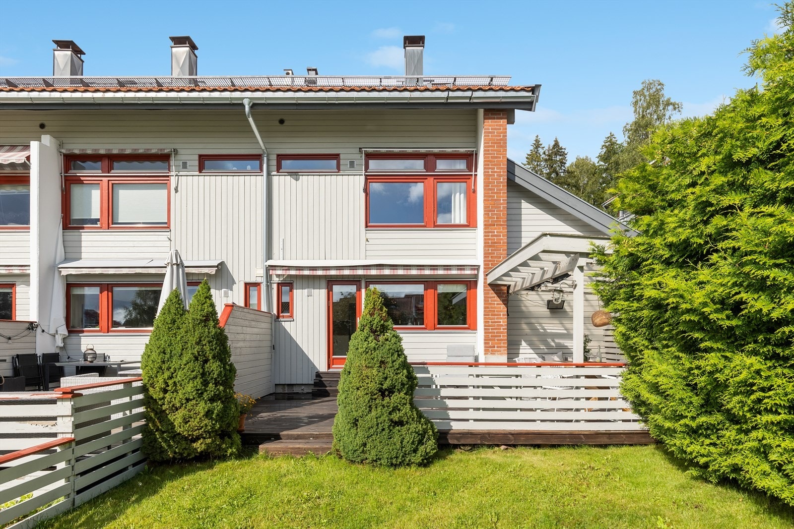 Eiendommen ligger i et attraktivt og barnevennlig boligområde på Sofiemyr i Nordre Follo kommune. Galleribilde