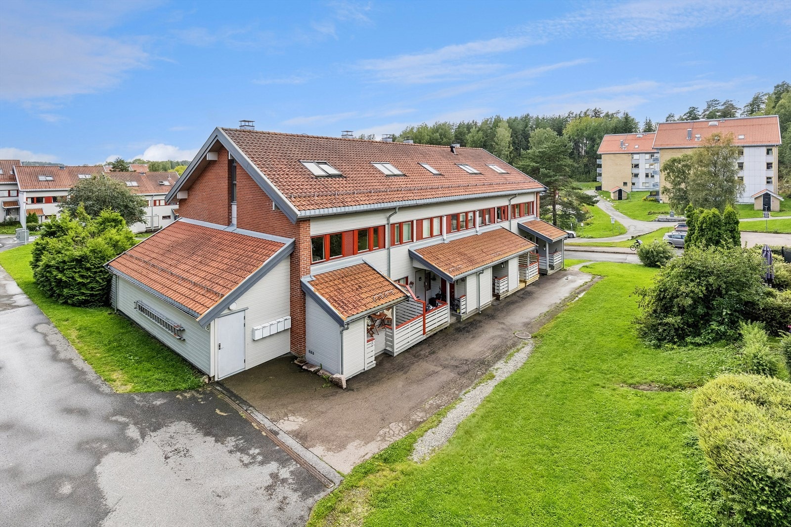 Det er også en utvendig bod ved felles bodrom. Denne er på ca. 4 kvm! Galleribilde