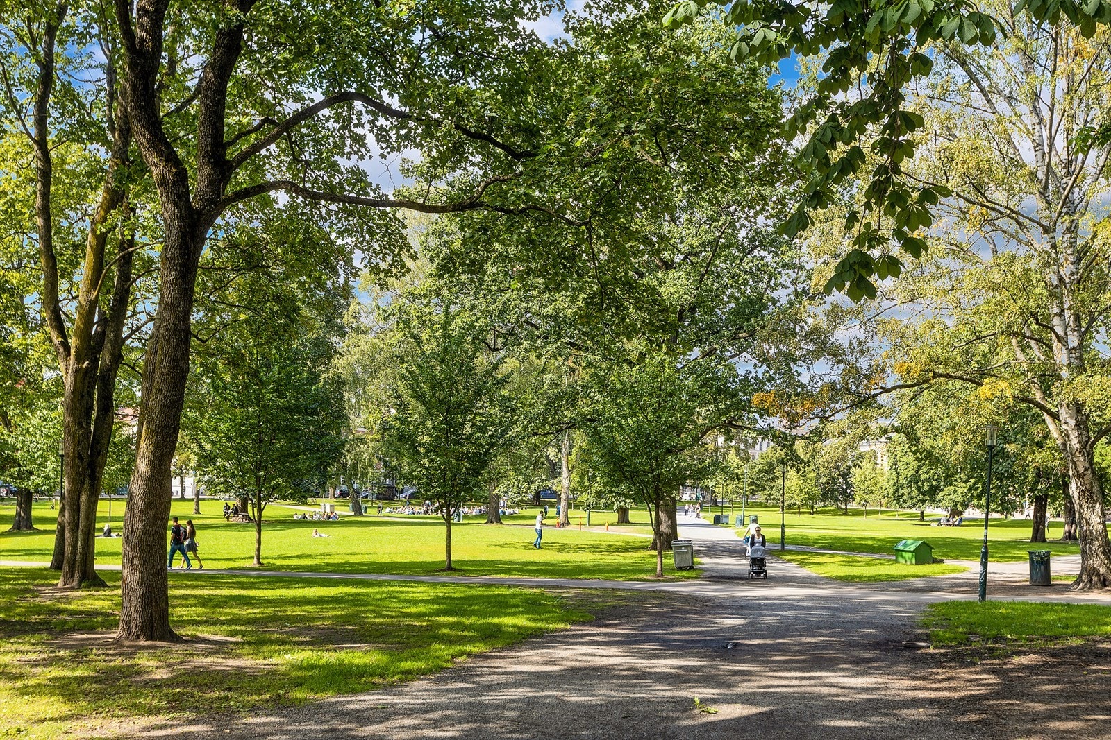 - Sofienbergparken ligger et steinkast unna leiligheten - Galleribilde