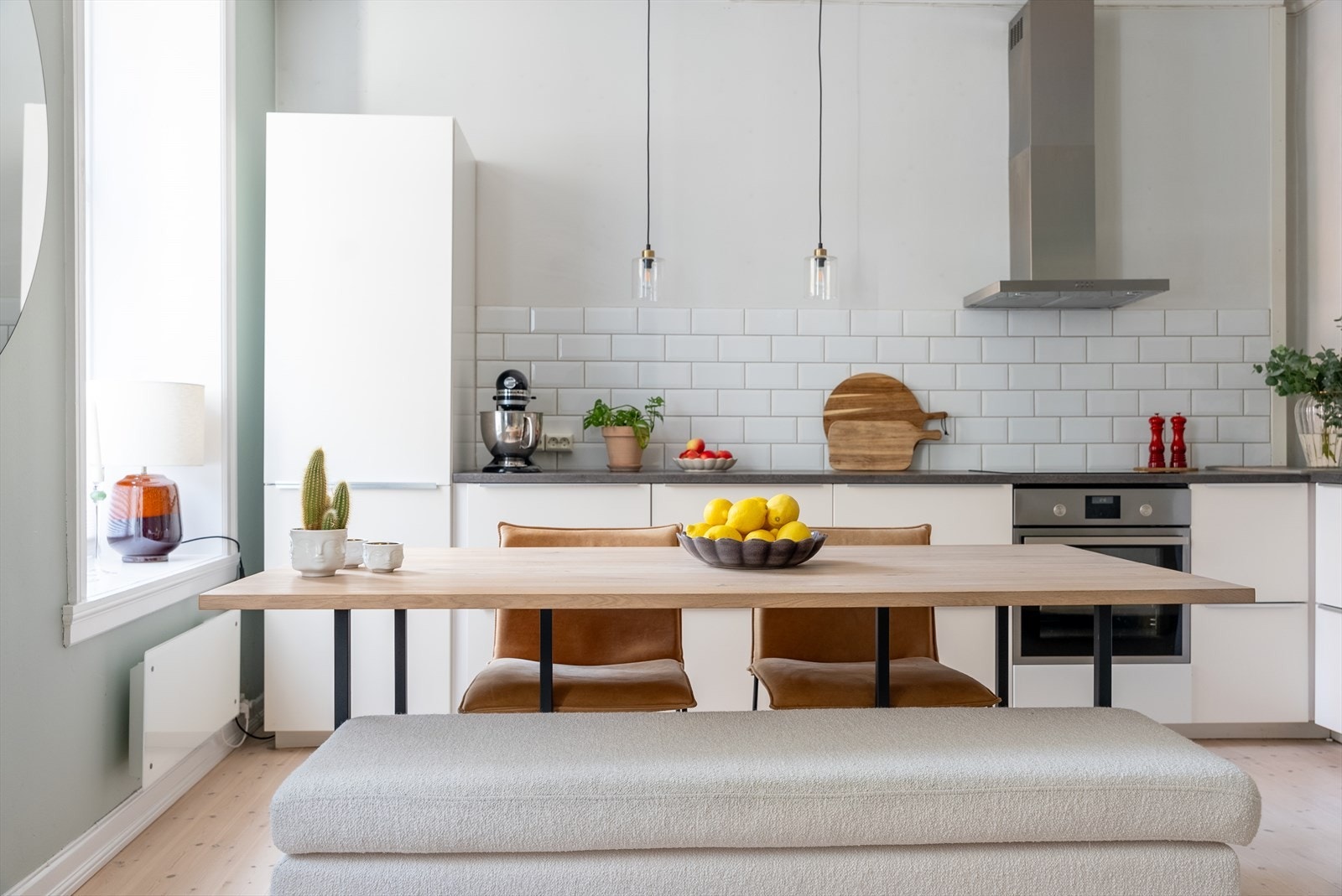 Kjøkkenet ligger åpent mot stua Galleribilde