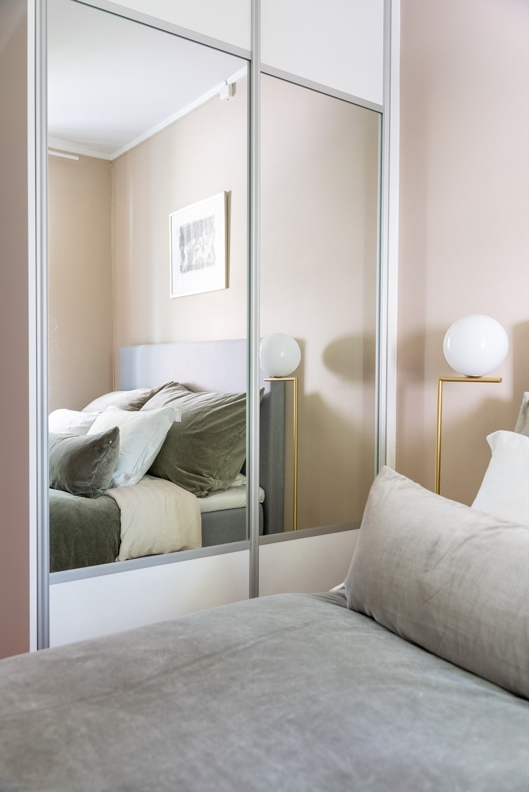 Garderoben har god plass Galleribilde