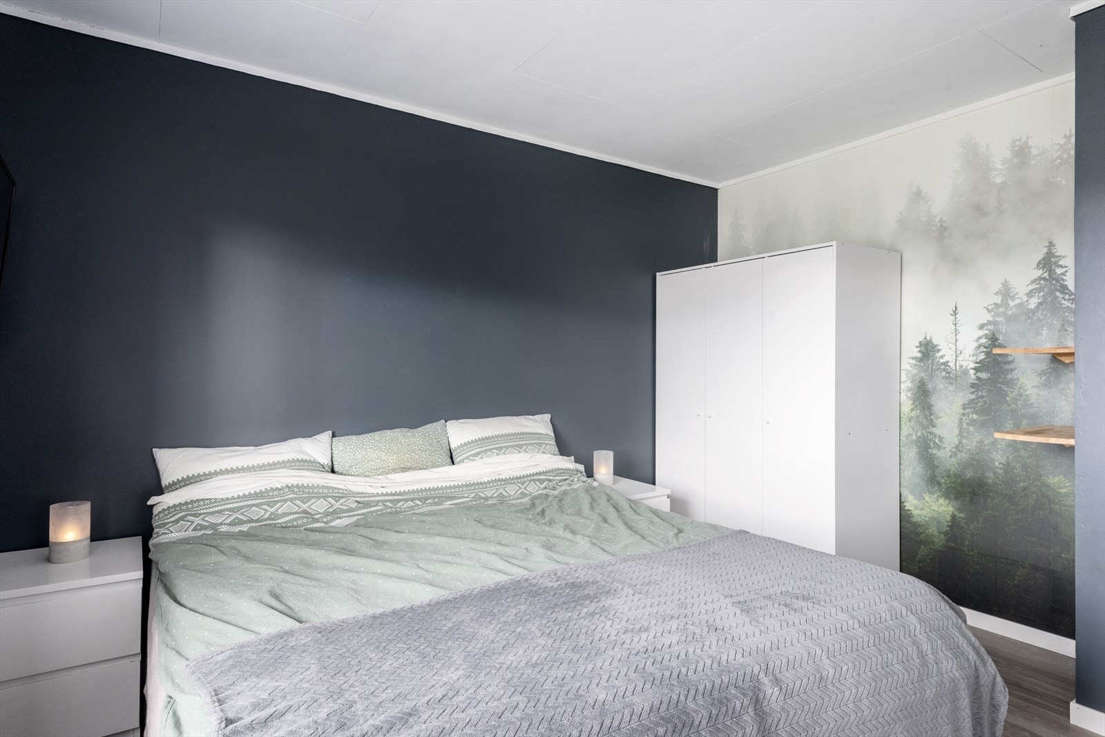 Fra soverom er det utgang til balkong på ca. 8 m². Galleribilde