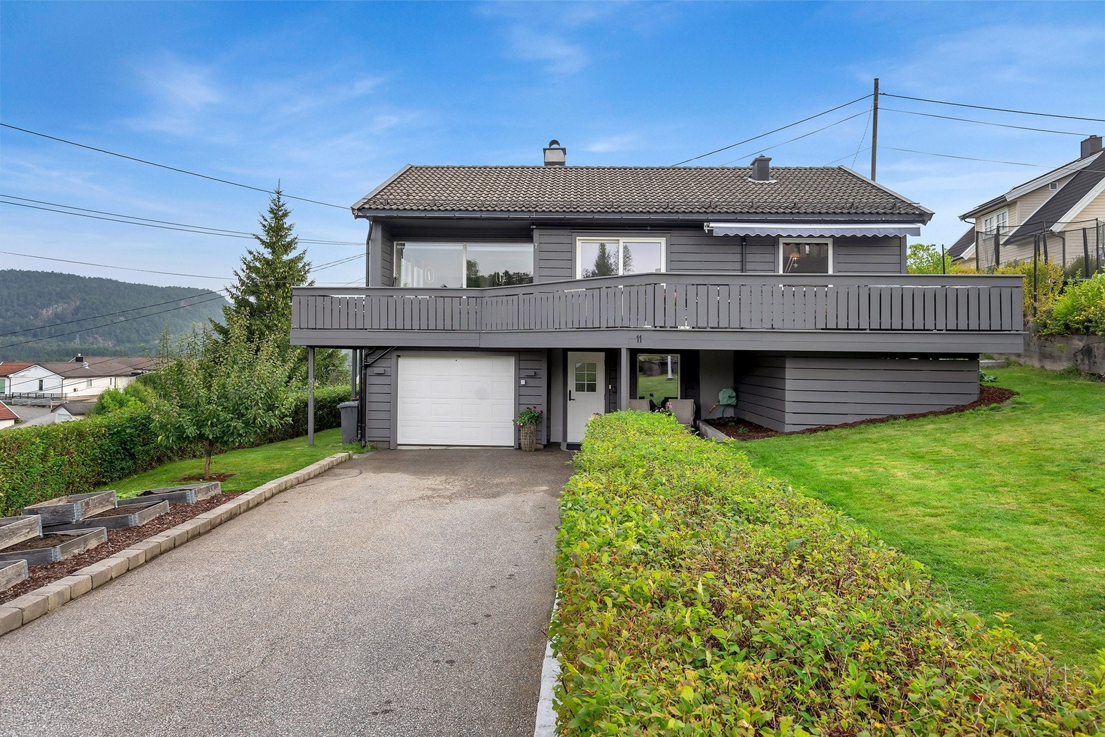 Eneboligen fremstår som velholdt og er modernisert/oppgradert i senere tid Galleribilde