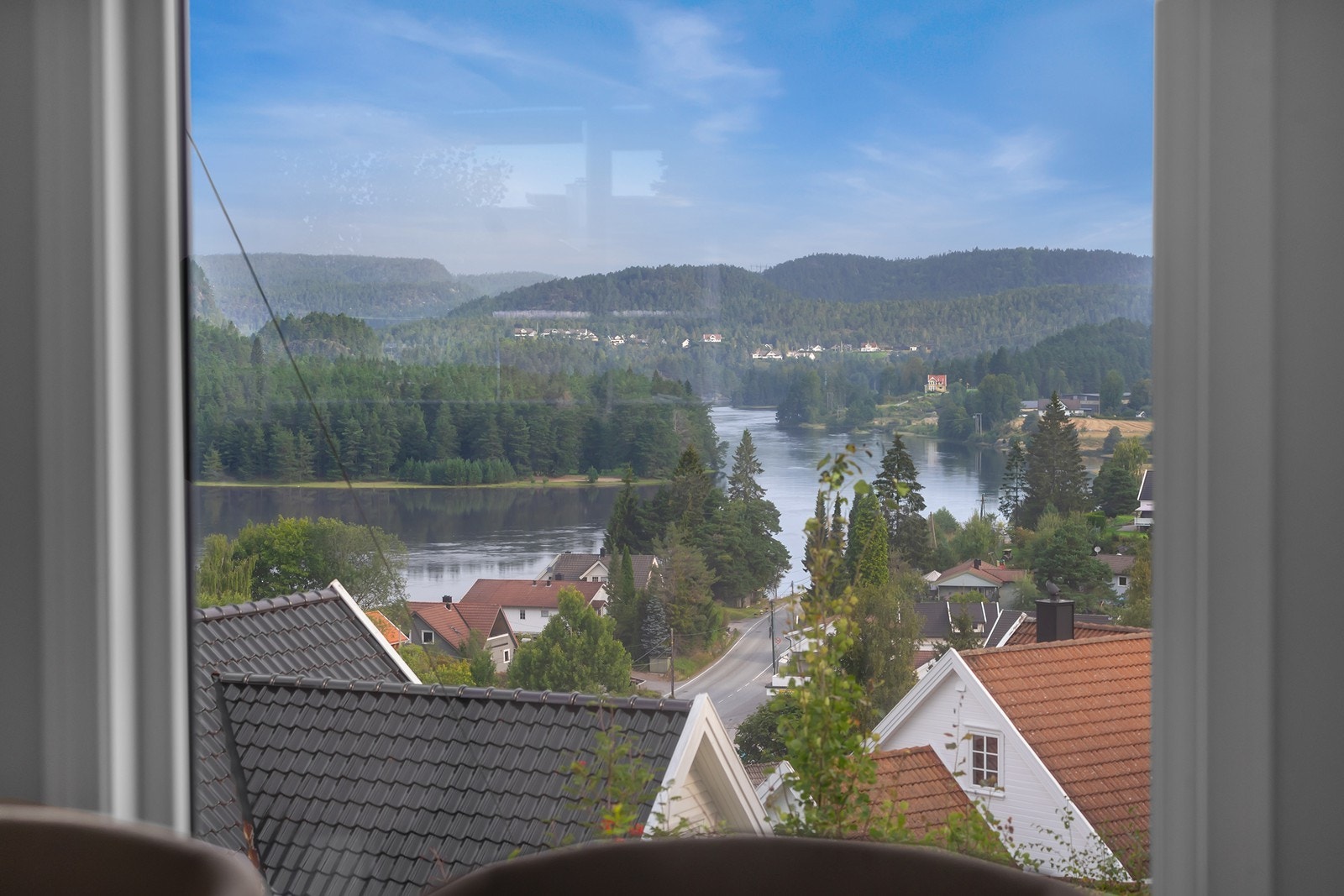 Flott utsikt over Venneslafjorden. Galleribilde