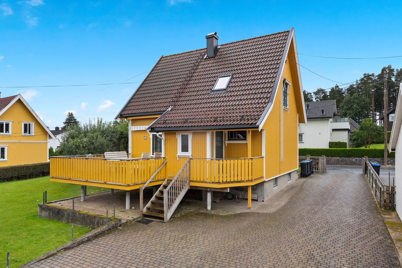 Pen, tradisjonell halvannen etasjes bolig med kjeller, oppført i 1931 Galleribilde