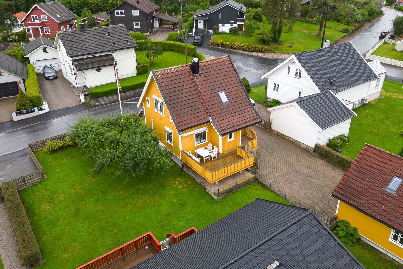 Tomten er delvis inngjerdet Galleribilde