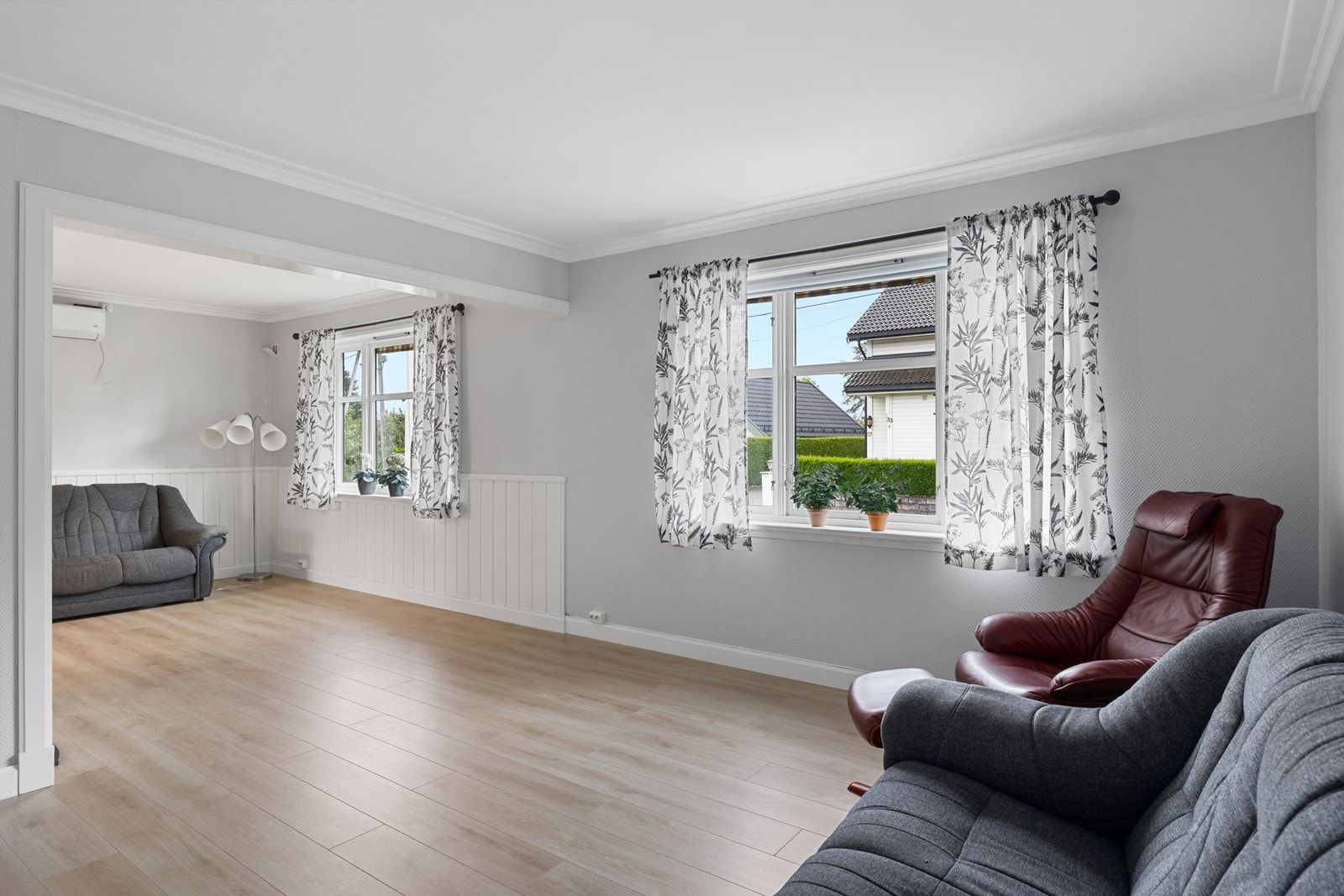 Stua var egentlig to rom, hvor det har blitt åpnet opp i mellom Galleribilde