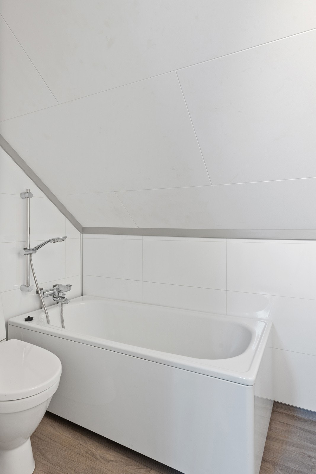 Bad innredet i 2. etasje over garasje Galleribilde