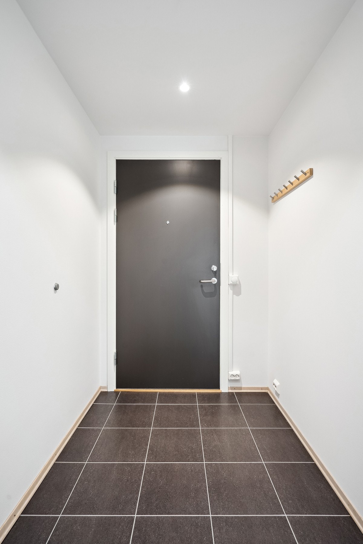 Inngangsparti/entrè med gulvvarme. Galleribilde