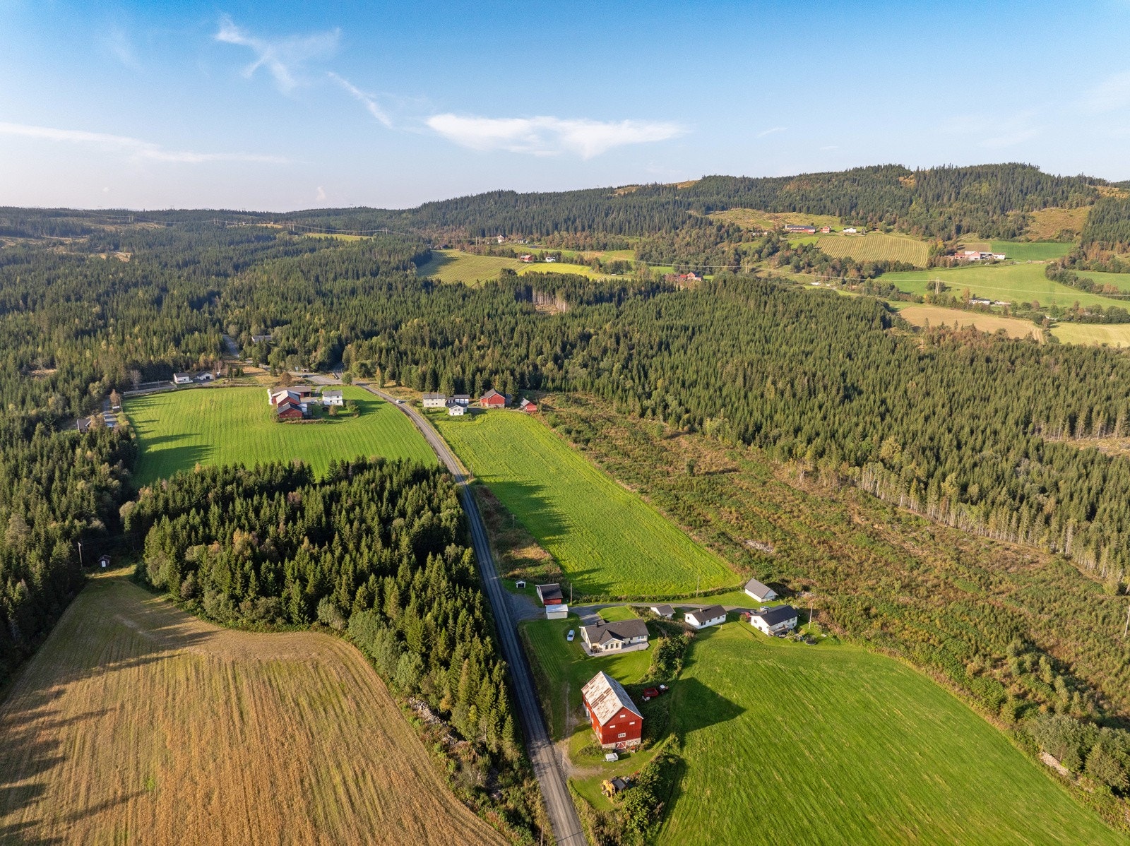 Innover Follebukjølen er det flotte skiløyper på vinterstid Galleribilde