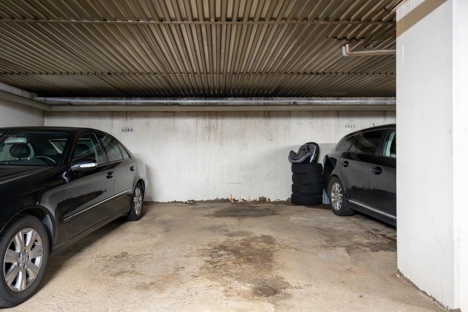 Parkeringsplass med mulighet for El-bil lader i felles garasjeanlegg. Galleribilde