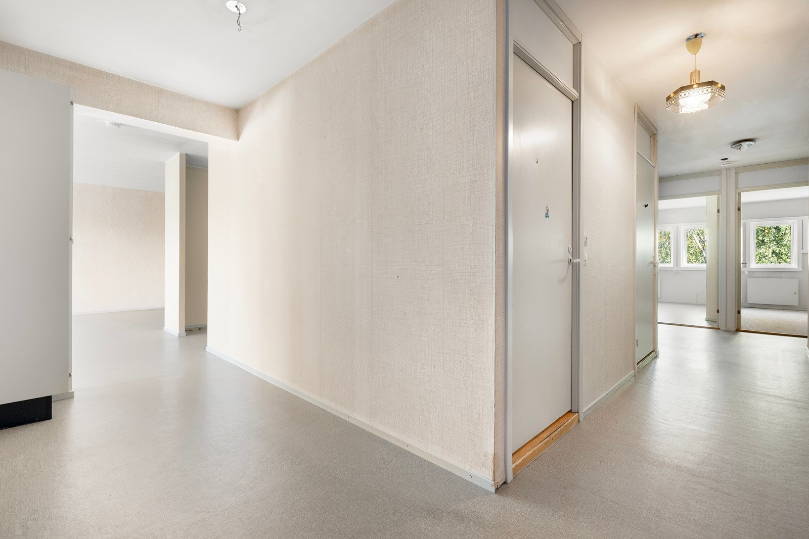 Leiligheten har en praktisk og gjennomgående planløsning. Galleribilde