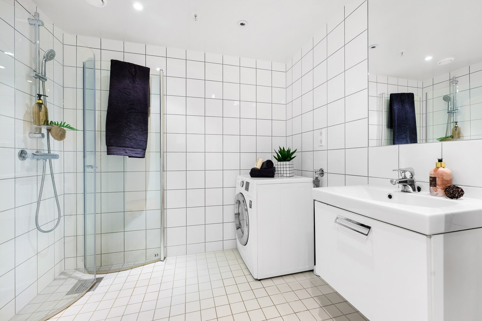 Opplegg for vask/tørk på bad. Galleribilde