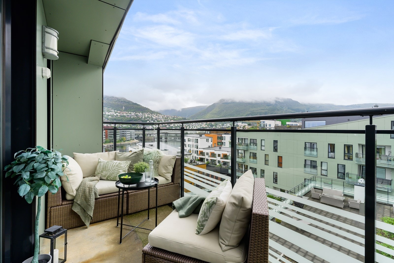 God utsikt mot Ulriken. Galleribilde