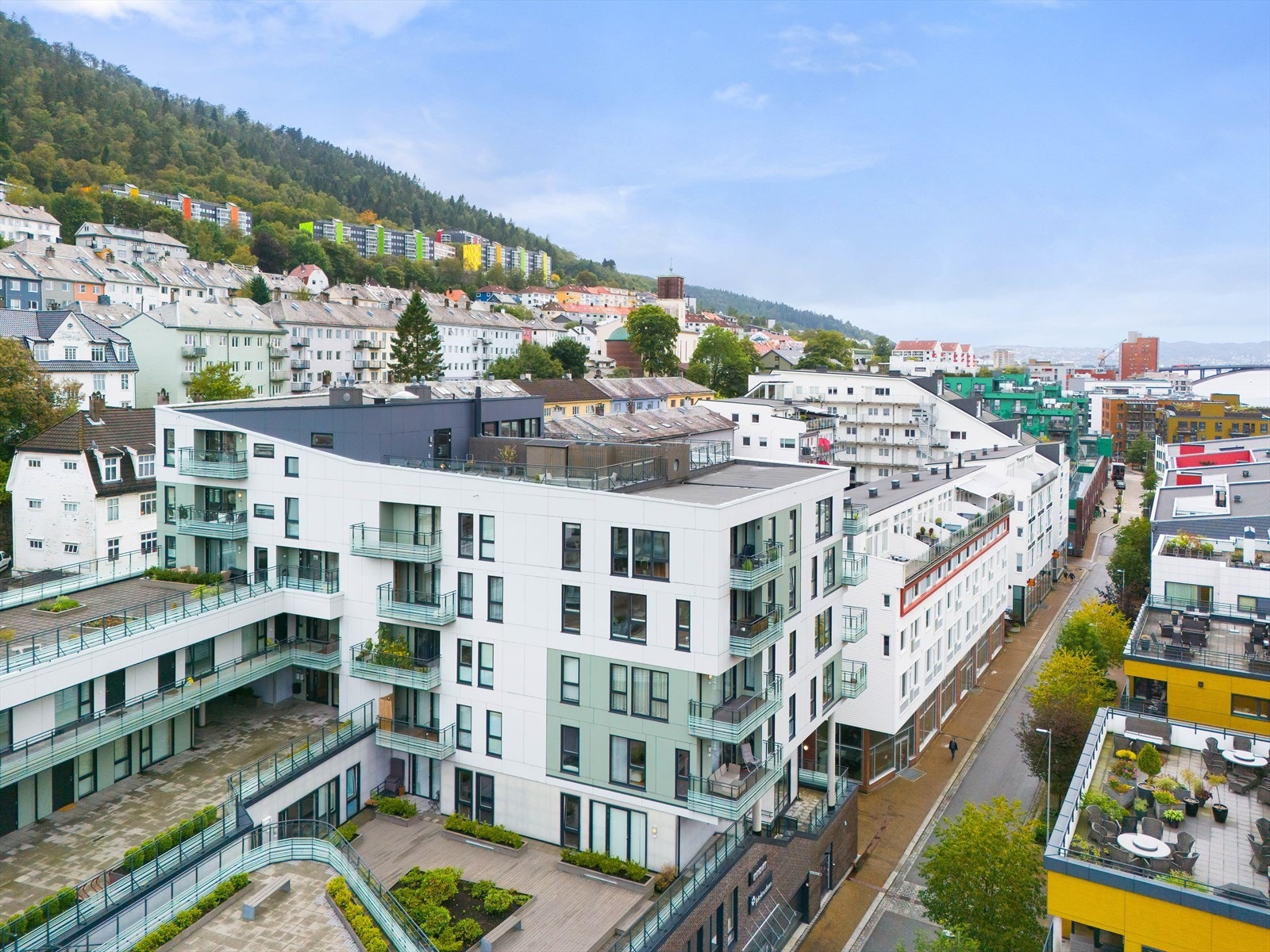 Toppleilighet og felles takterrasse rett utenfor Galleribilde