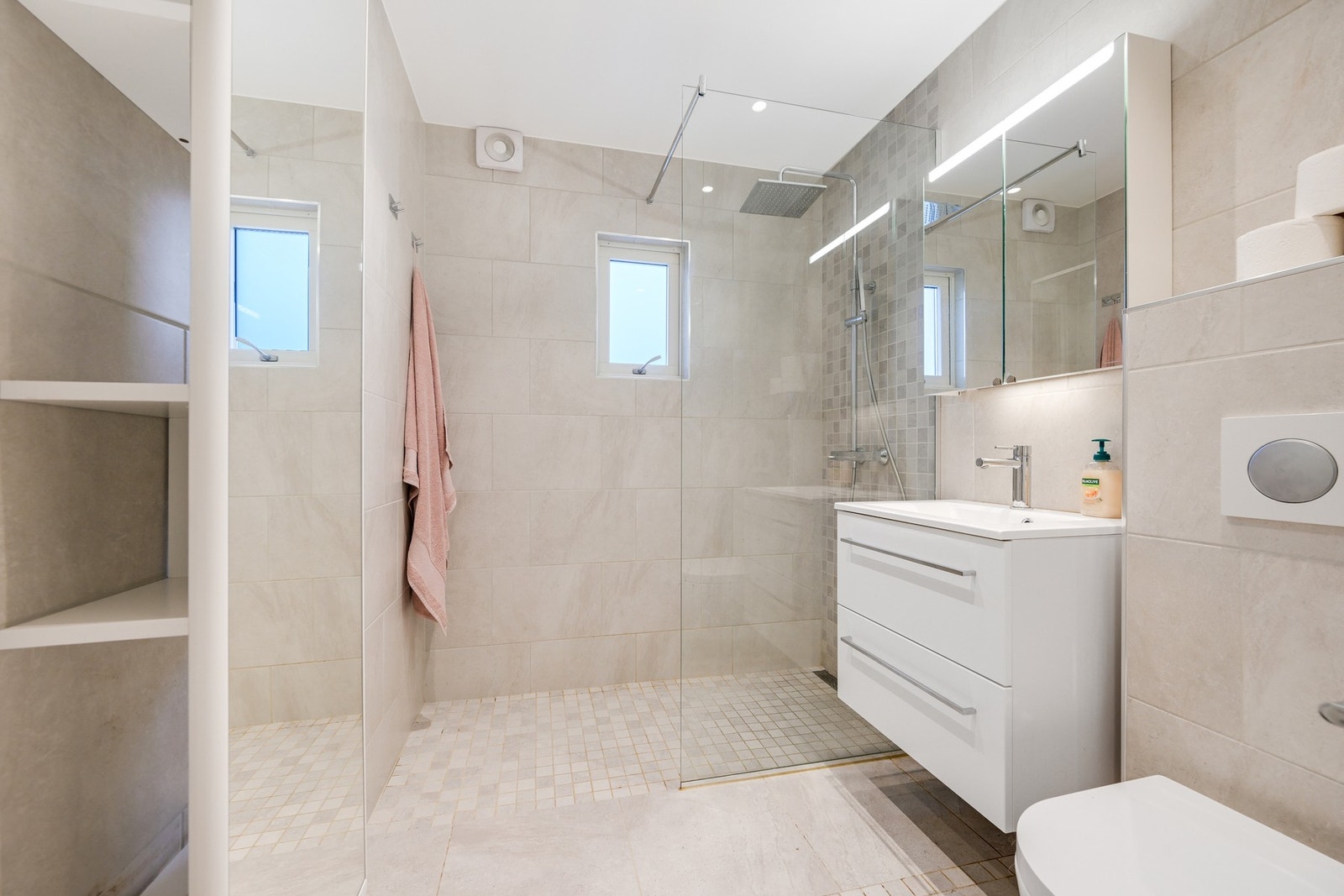 Lekkert bad/wc fra 2020. Galleribilde