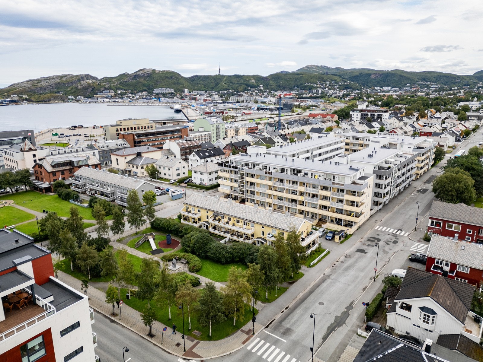 Leiligheten ligger kun en liten spasertur unna sentrumskjærnen Galleribilde