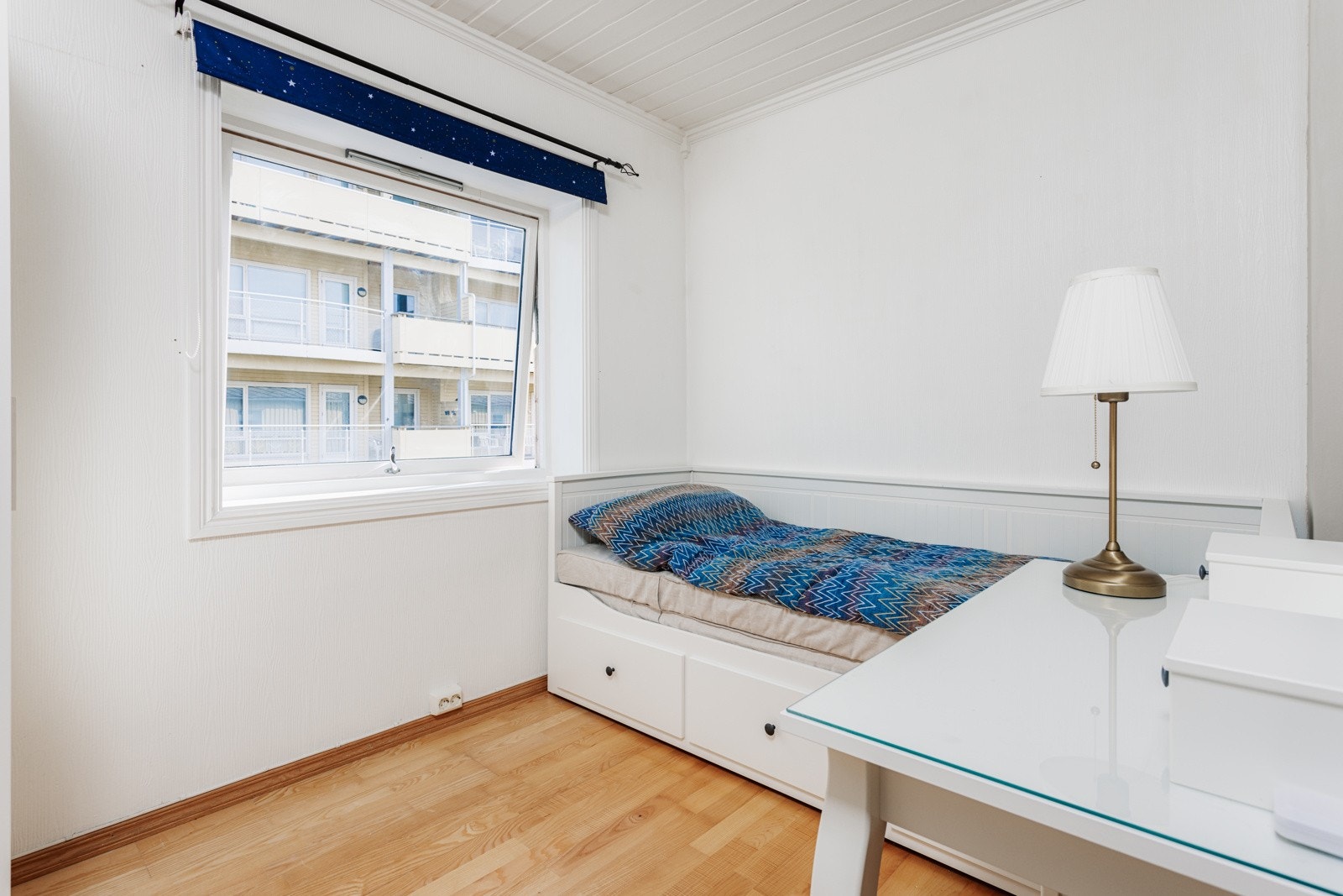 Soverom 2 med god plass til seng Galleribilde