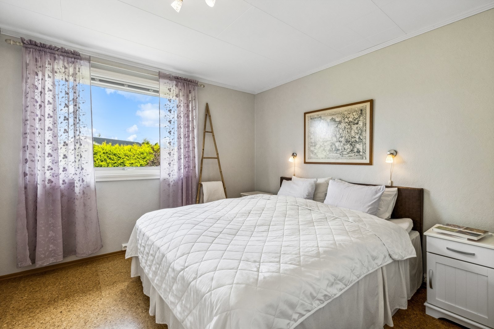 Boligen tilbyr tre soverom av god størrelse Galleribilde