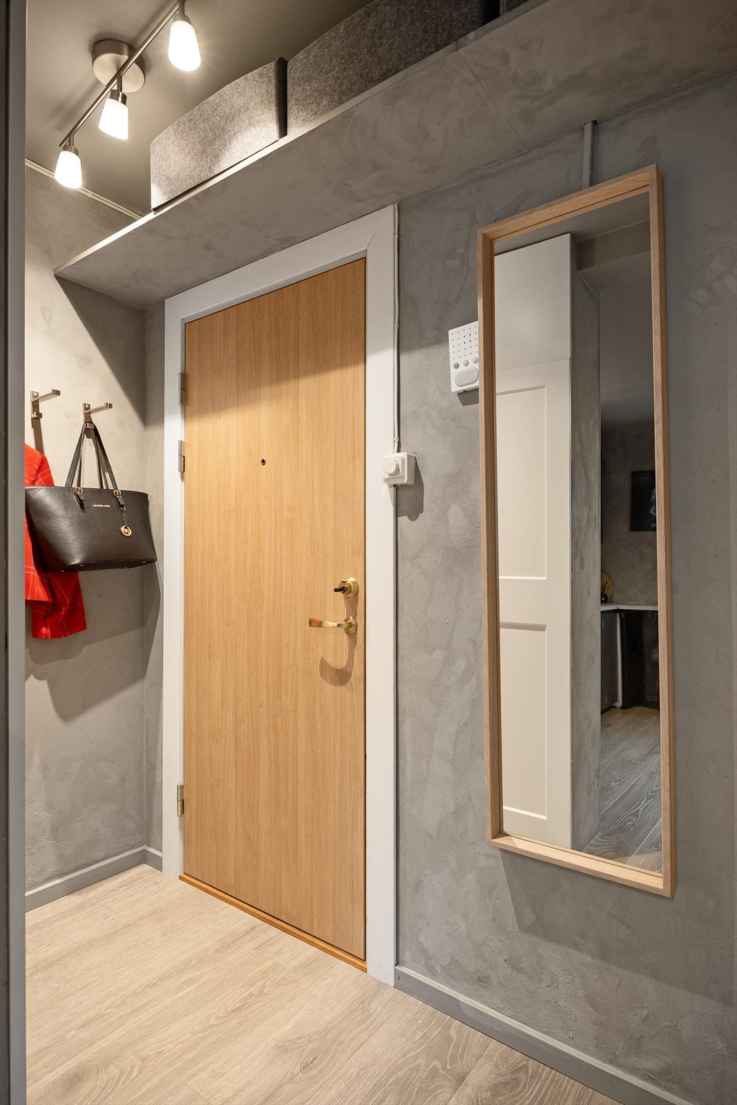 Leiligheten har callinganlegg med døråpner. Galleribilde