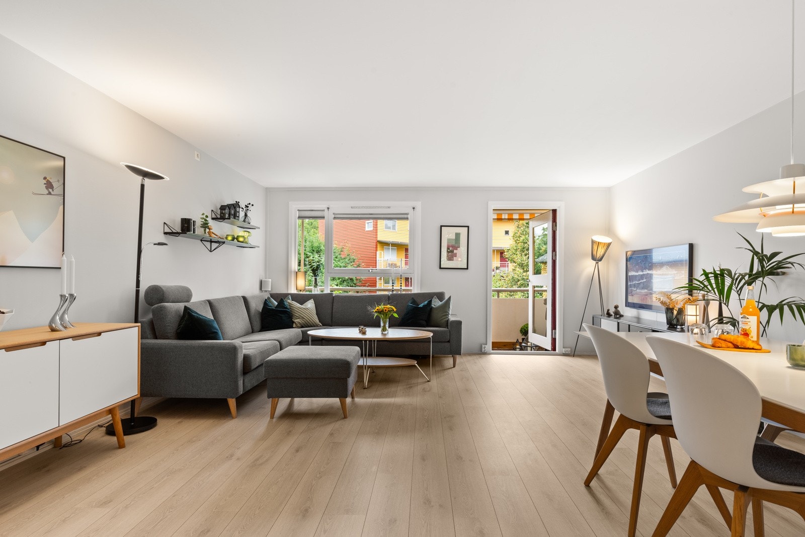 Overflater i stuen ble pusset opp i 2019. Galleribilde