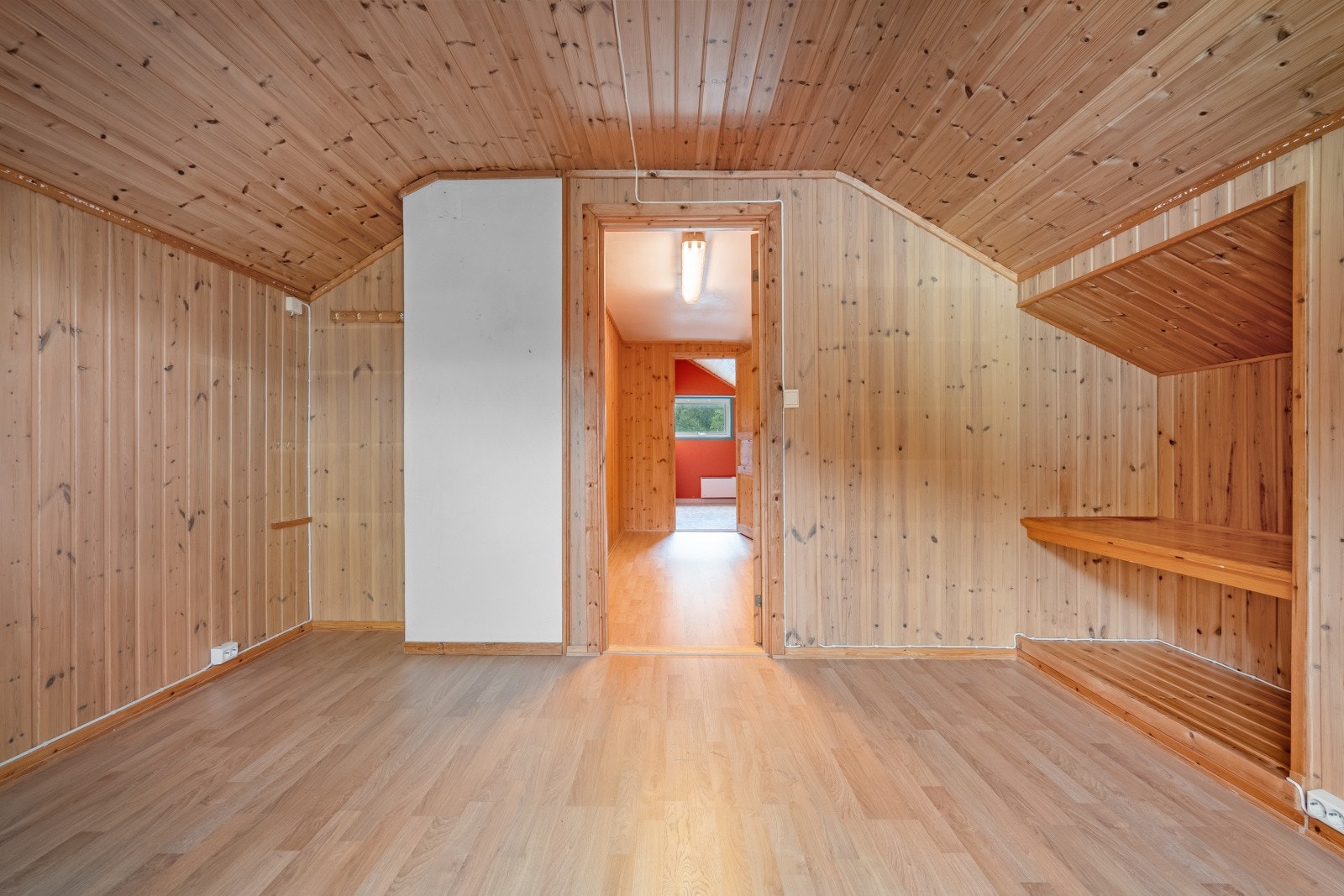 Soverom III - Det største soverommet er svært romslig og kan alternativt benyttes som loftstue Galleribilde