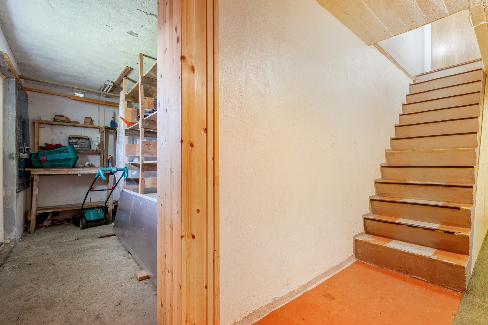 Alternativ kjellernedgang som leder til kjellerbodene Galleribilde