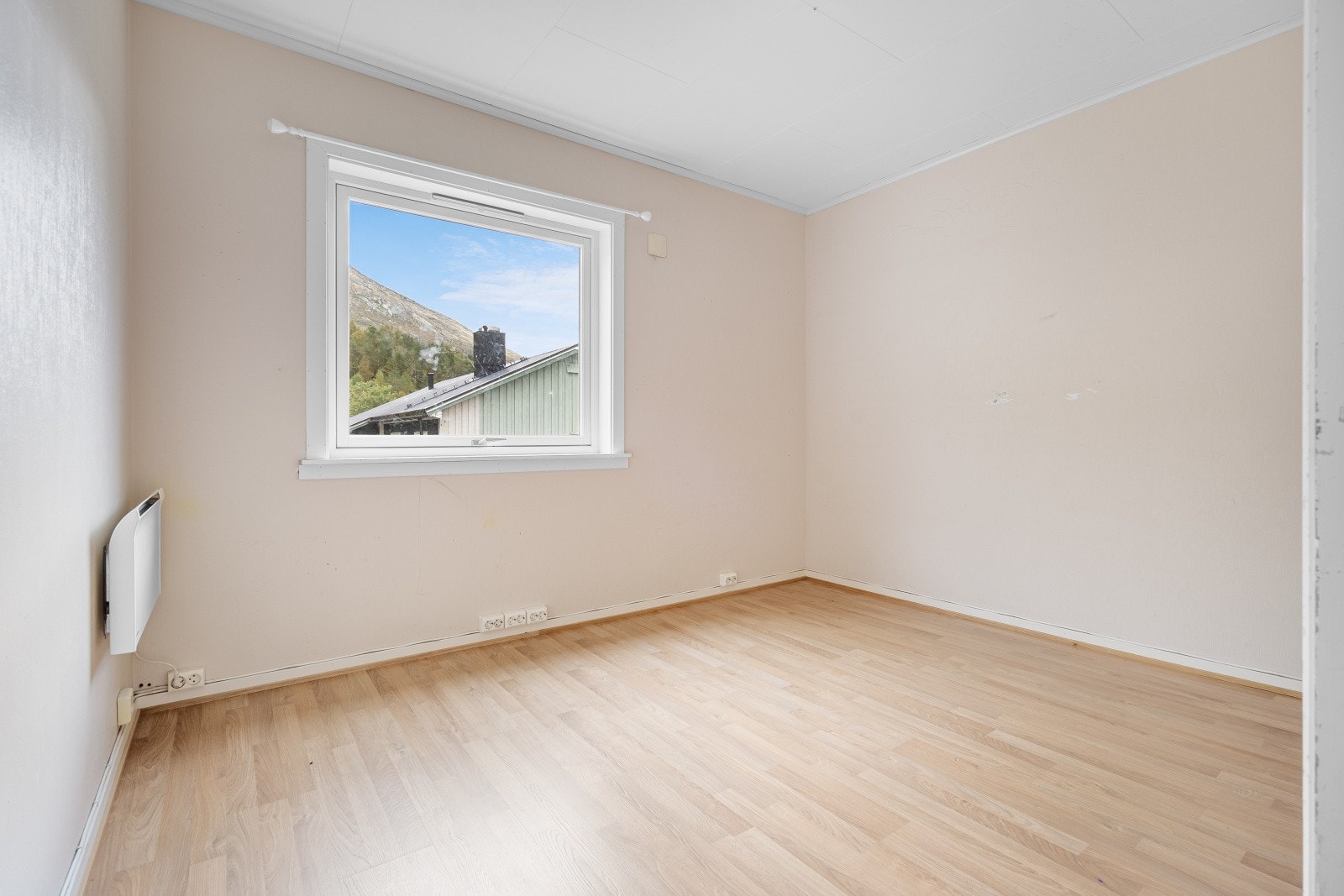 Ved behov kan rommet fint benyttes som utvidelse av stuen eller hjemmekontor Galleribilde