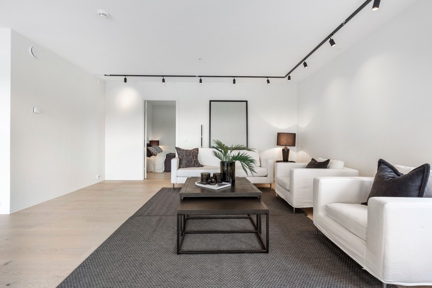 Endeleilighet med svært store vindusflater som slipper inn masse dagslys. Galleribilde