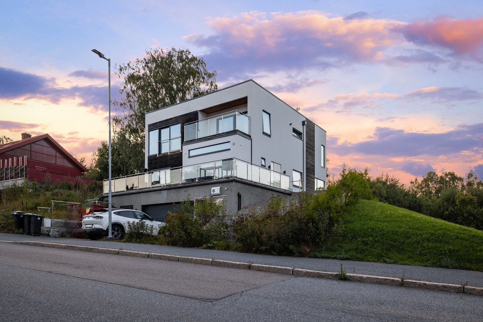 Kari Skottun i Notar har gleden av å ønske velkommen til Brekkeveien 8. En sjelden mulighet på Frysja/Kjelsås. Galleribilde