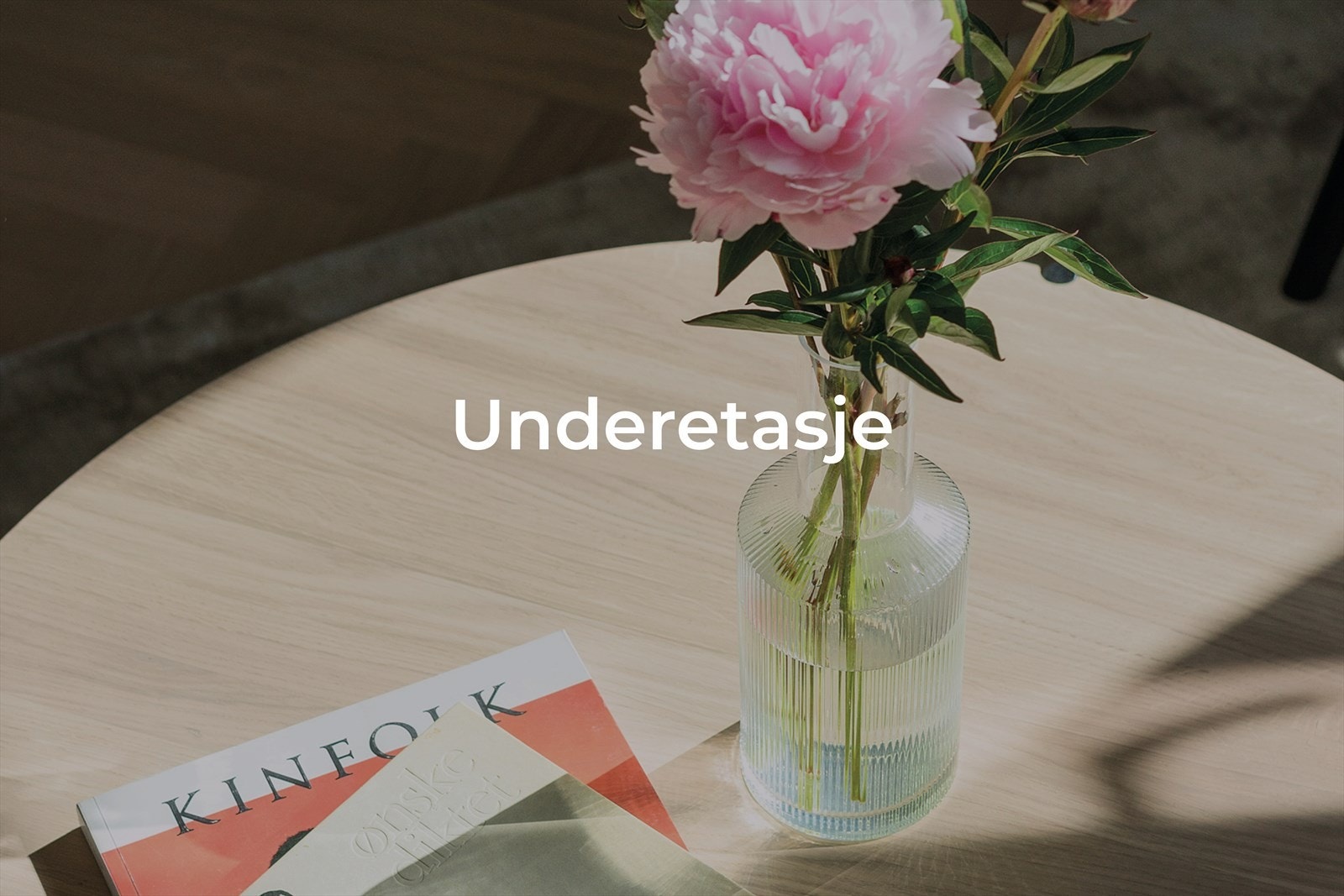 Underetasje inneholder: Garasje, Bod, Vaskerom, Teknisk rom, Hall m/trapp, Soverom 1, Bad, Stue/kjøkken, Bad/vaskerom og 3 soverom Galleribilde