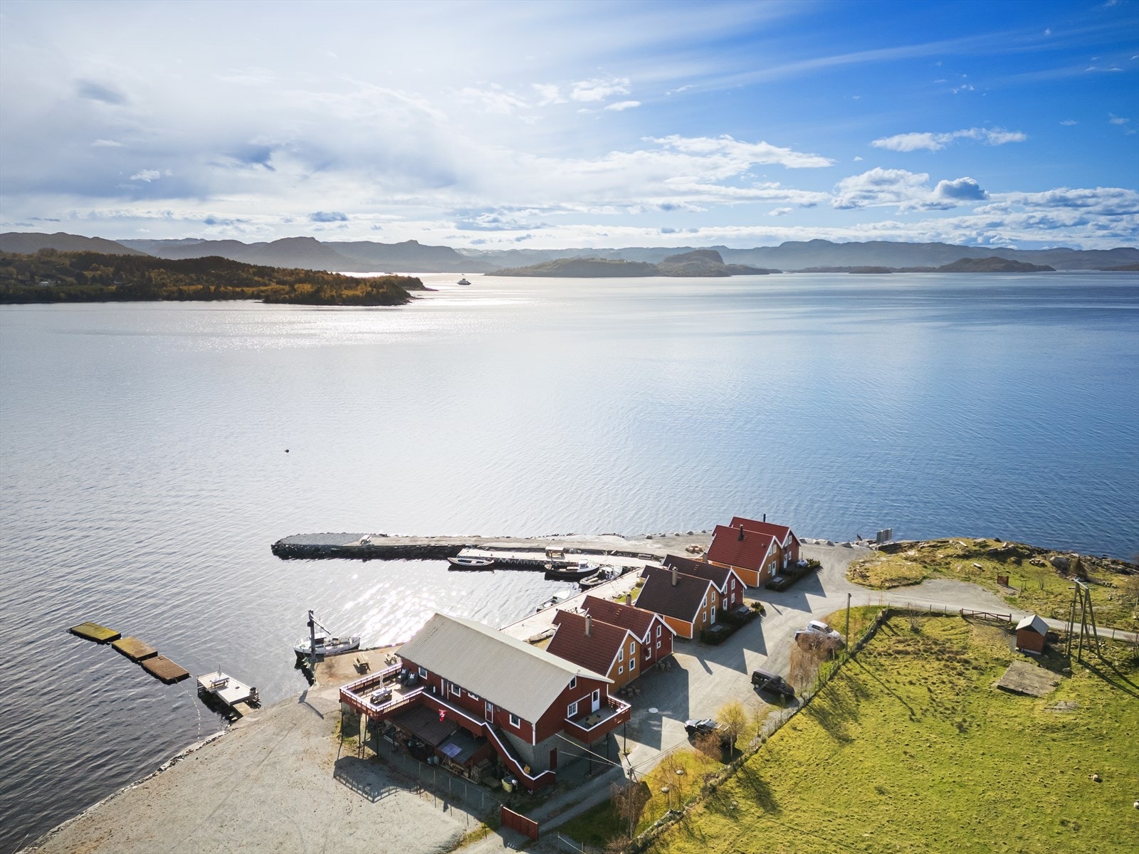 Helgøy Brygge Galleribilde