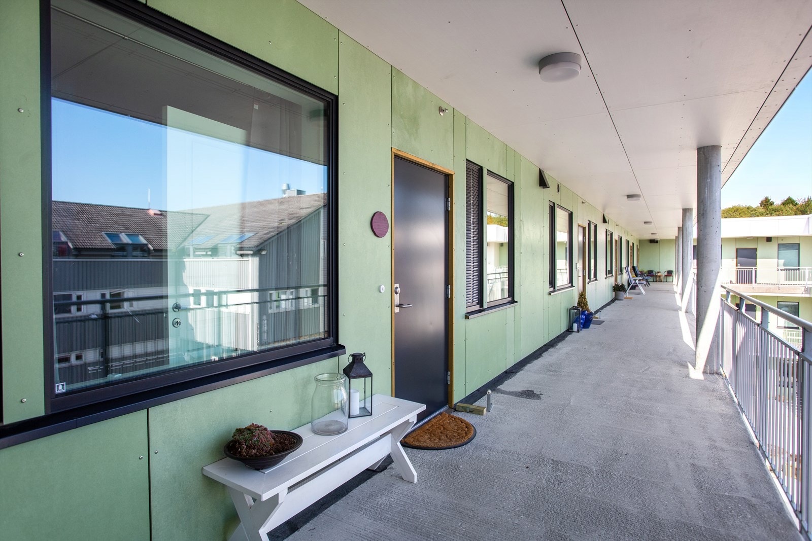 Takoverbygd inngangsparti Galleribilde