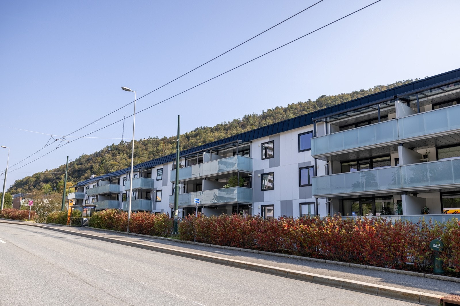 Kort gangavstand til treningssenter, Rema 1000, skoler, barnehager, mm. Galleribilde