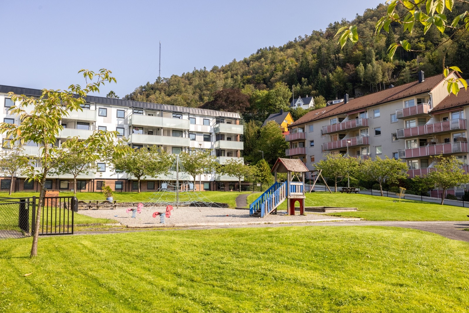 Veletablert boligområde på Laksevåg, like utenfor Bergen sentrum. Galleribilde