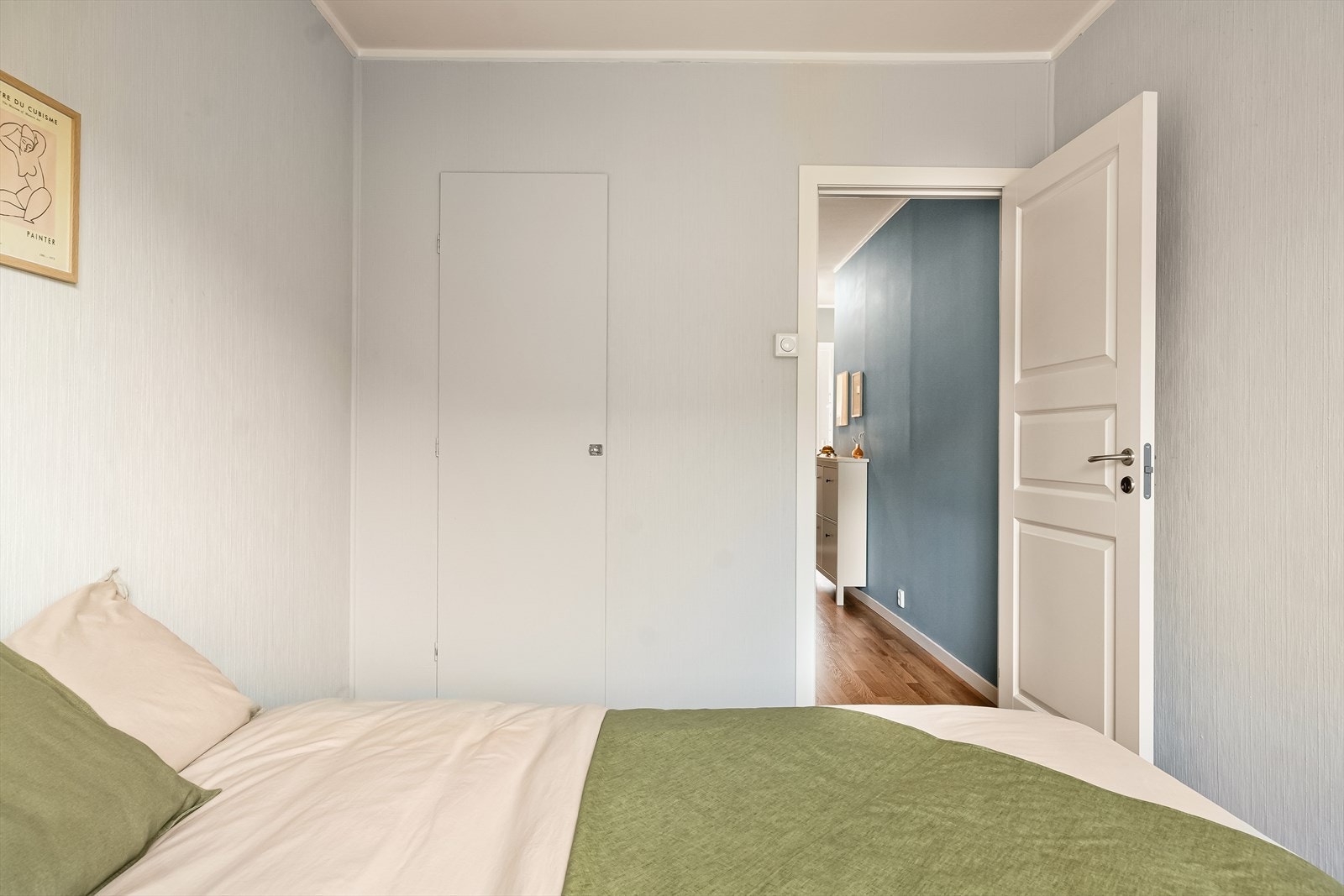 Her er også en innvendig bod/walk-in til oppbevaring. Galleribilde