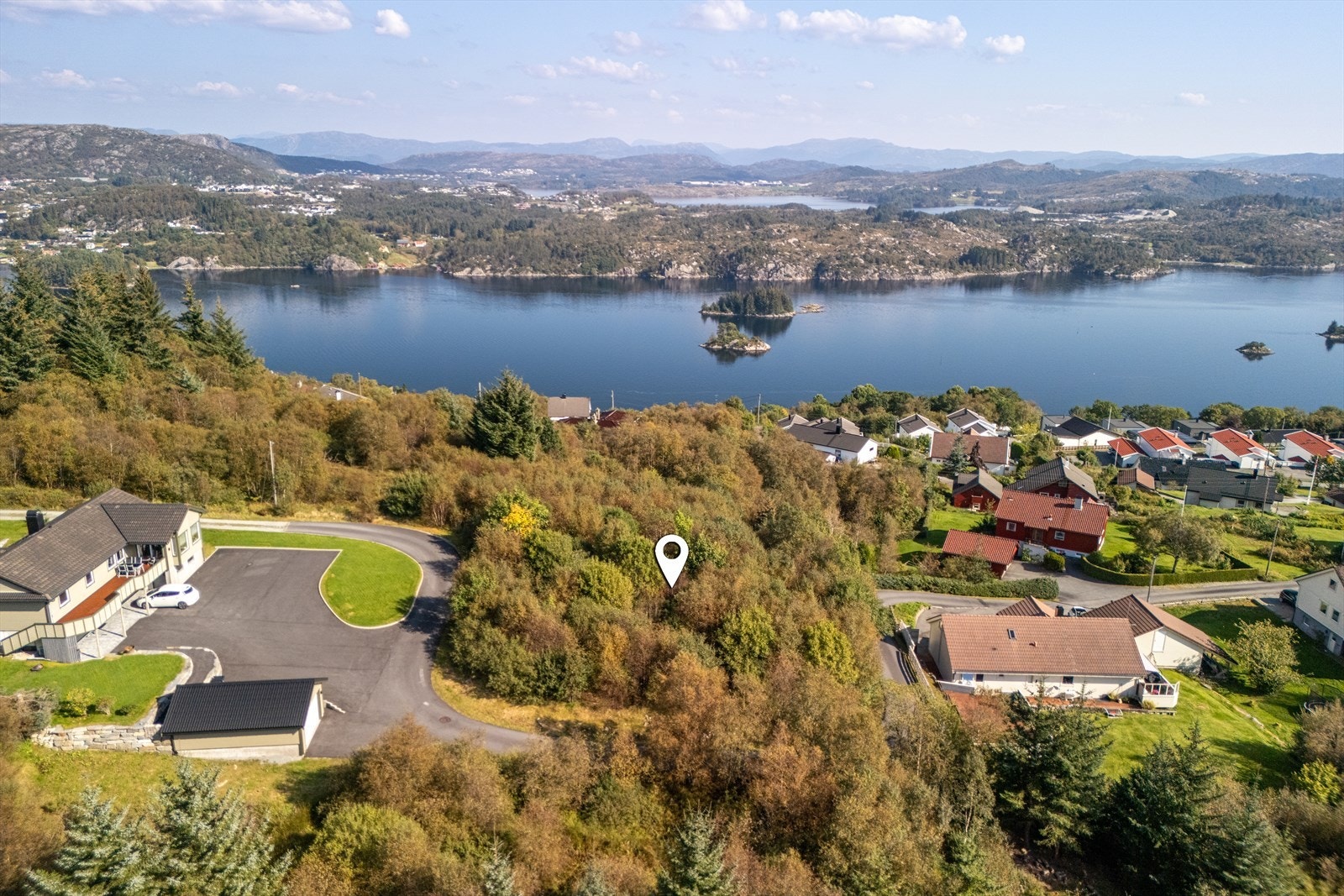 Tomten er ikke opparbeidet - skrånet terreng Galleribilde