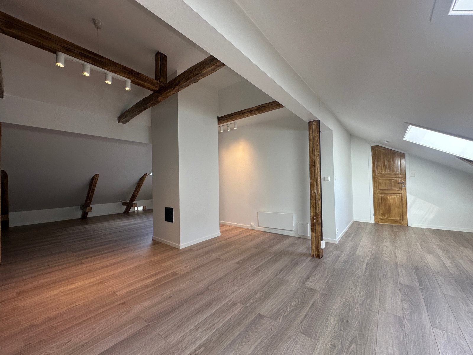 Meget stor stue med flotte detaljer. Galleribilde