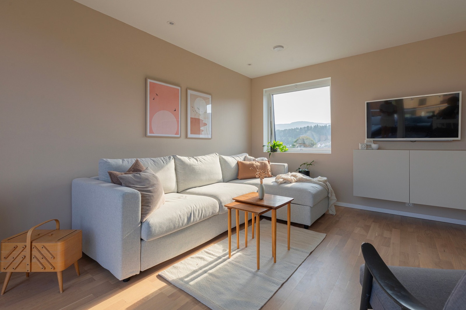 I boligens 3.etasje har man en flott stue på hele 17,4m². Galleribilde