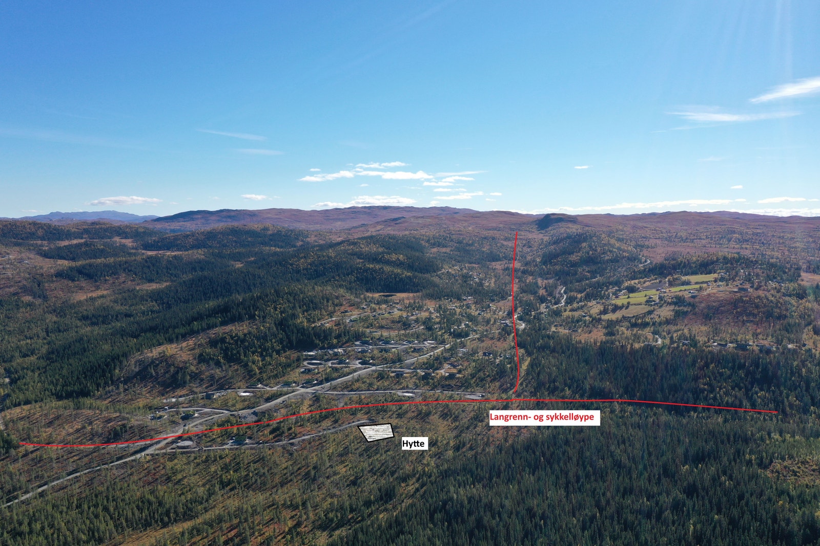 Langrenn- og sykkelløype går midt igjennom hytteområdet Galleribilde