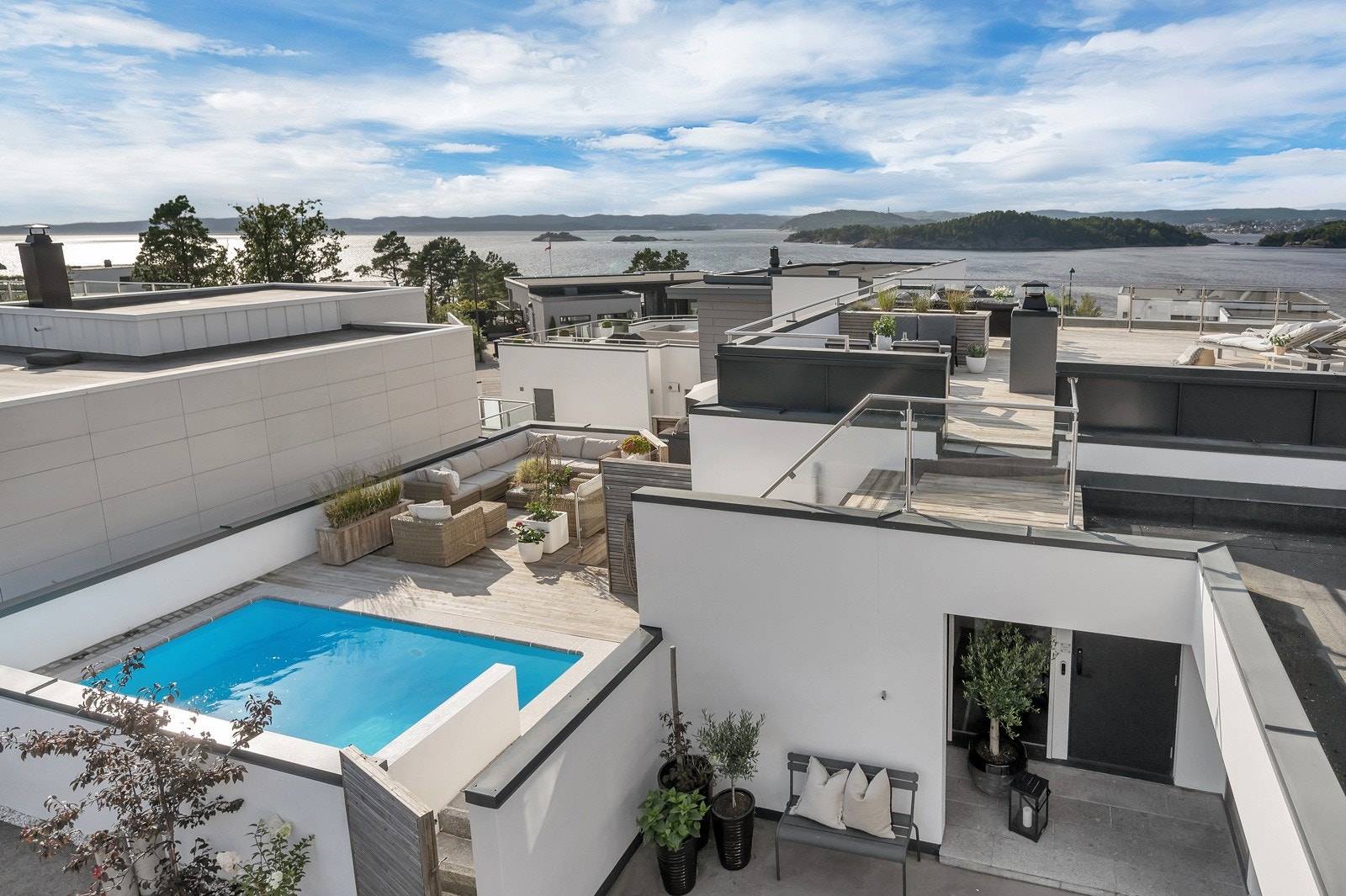 Flott, vestvendt beliggenhet i rolig gate. Galleribilde