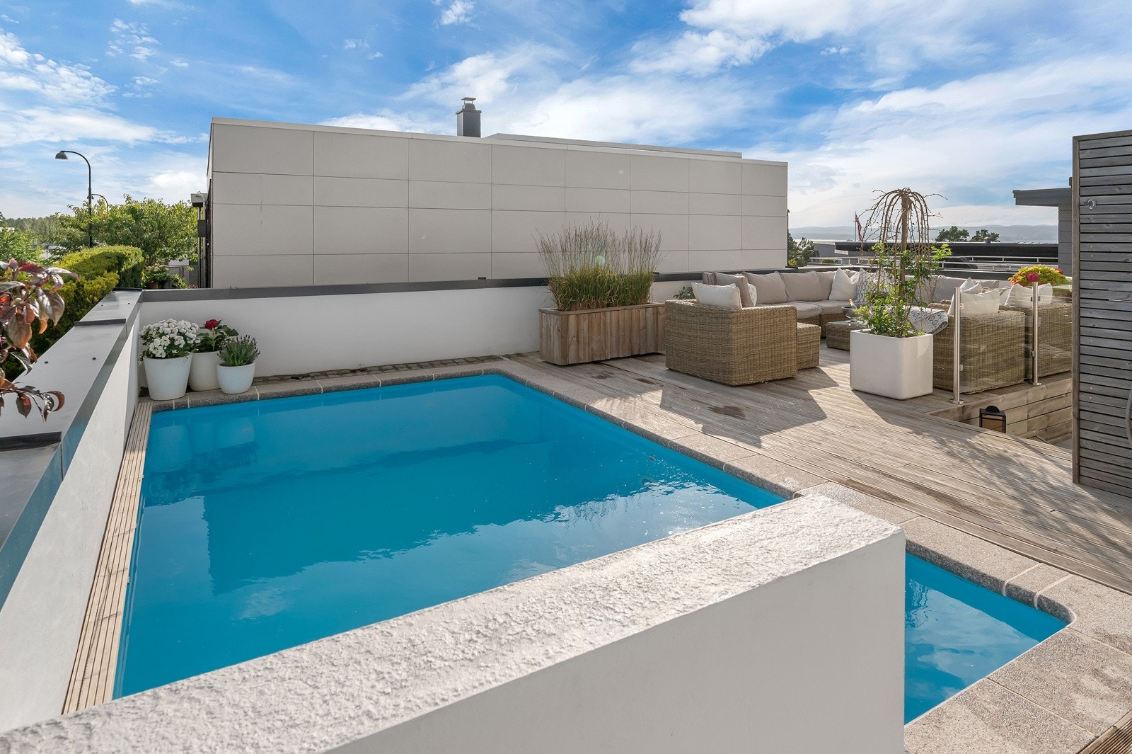 Nedfelt basseng. Galleribilde