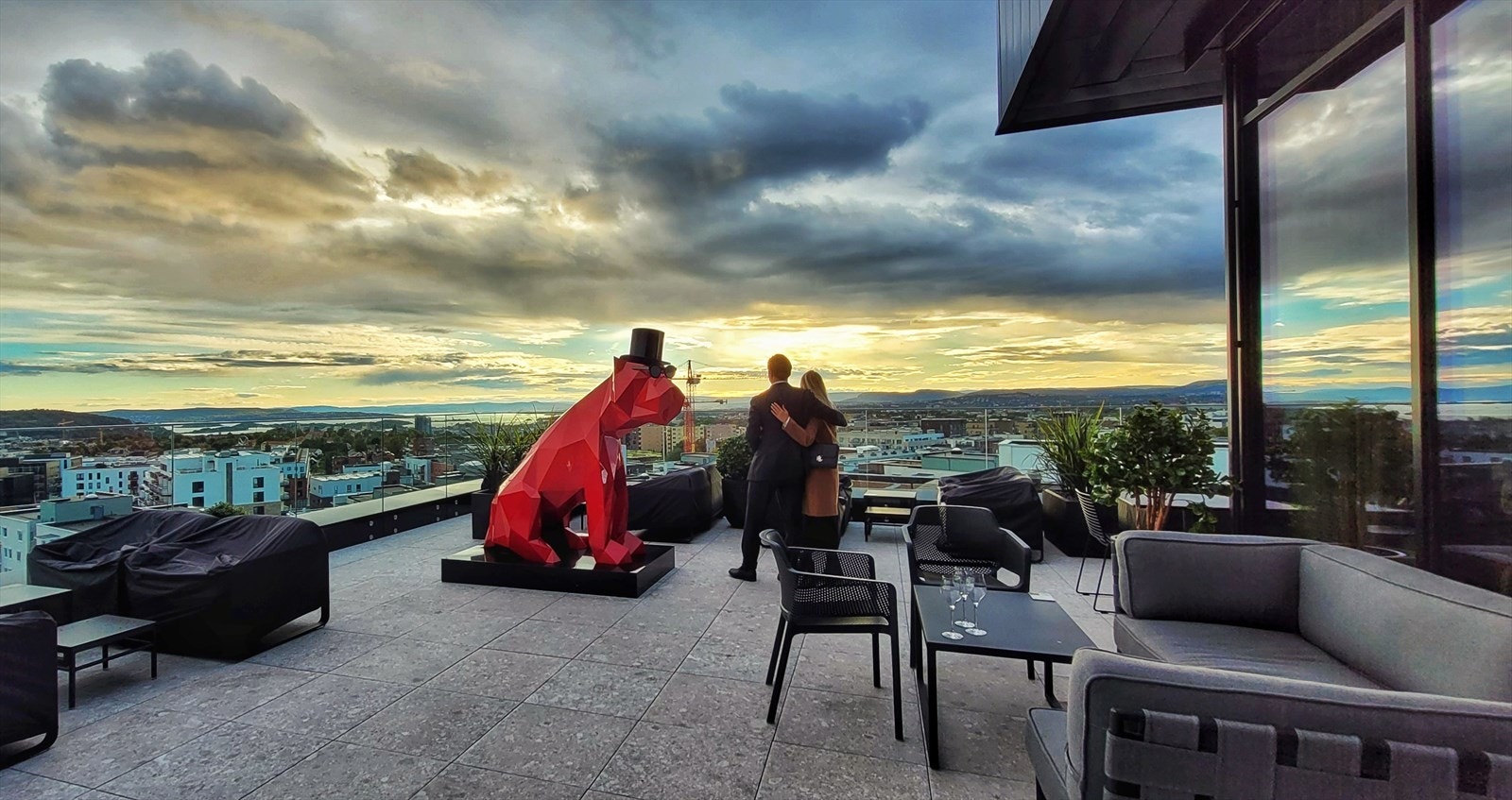 Radisson RED byr på en fantastisk Sky Bar og takterrasse. Galleribilde
